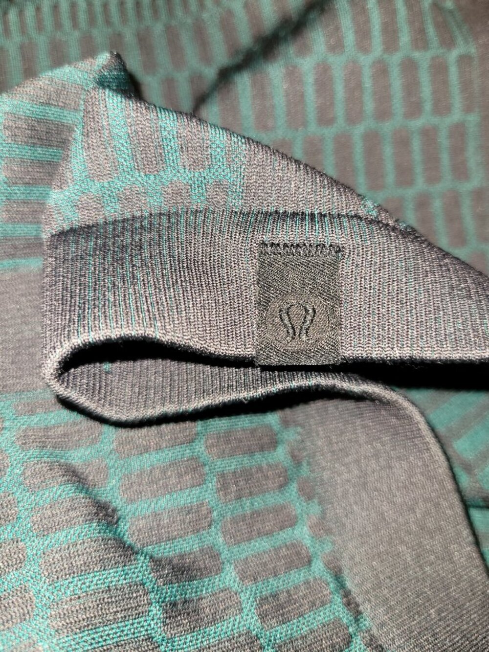 Lululemon About That Base Long Sleeve Black / Forage Teal 2-4 - Picture 7 of 8